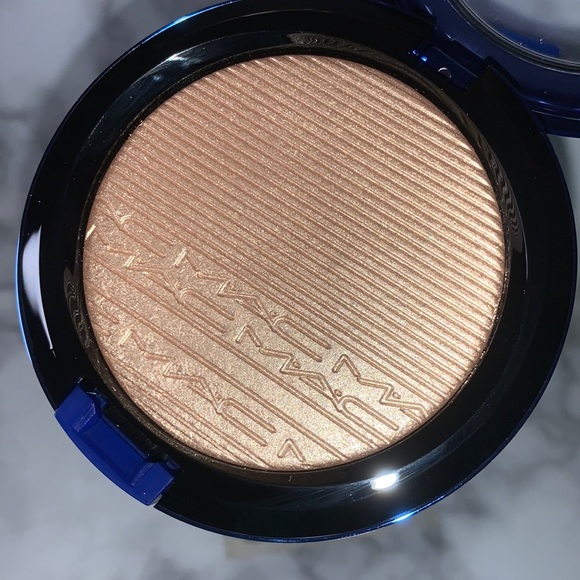OH, DARLING Extra Dimension Skinfinish MAC Highlighter - Picture 6 of 17